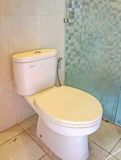 Bathroom, Hotel O Sumpil Syariah, Malang
