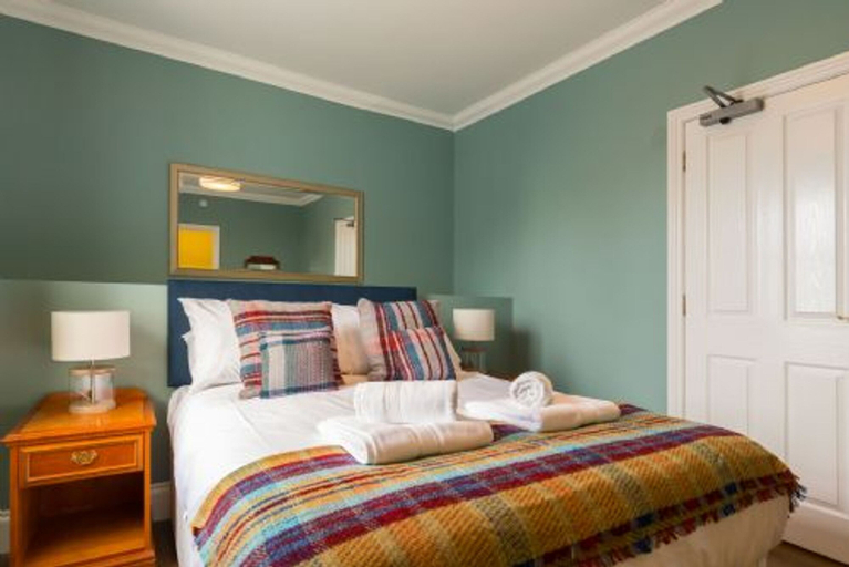 Room 5, Host Stay Redwings Sanctuary Rooms, Norfolk