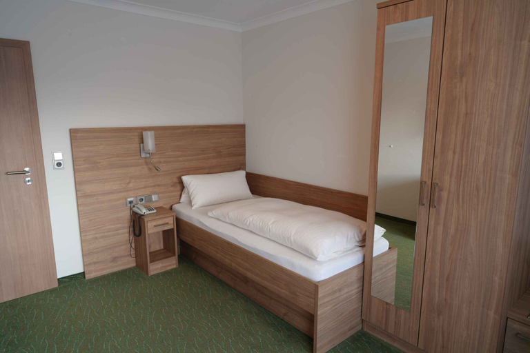 Bedroom 2, G. Hotel Müller, Lichtenfels
