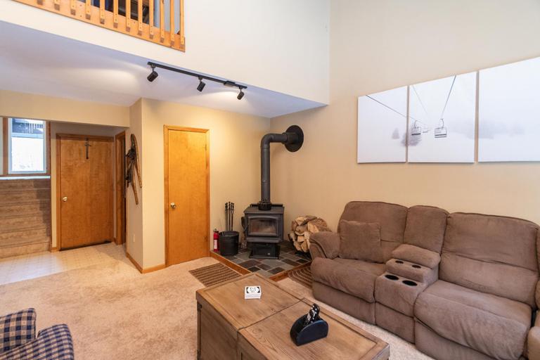 Room 2, Perfect Family Vacation Home in the Mountains, Greene