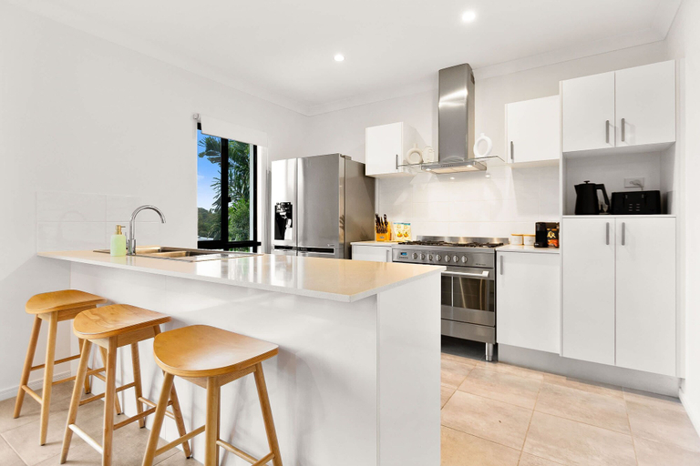 Room 3, Cove Retreat - Kid Pet and Pool Paradise, Cairns