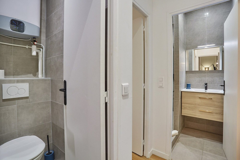 Bathroom 3, Apartment Located in the Center of Paris, Paris