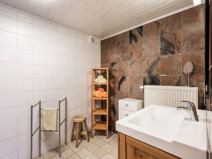 Bathroom 3, Charming Oombergen Mill Retreat, Oost-Vlaanderen