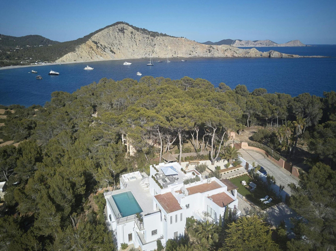 Pool 5, Villa in Porroig With Stunning Sea Views, Madrid