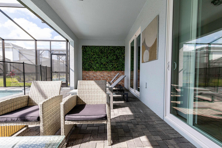 Room 3, Family Friendly 5BR Home Pool Patio Room for 10, Lake