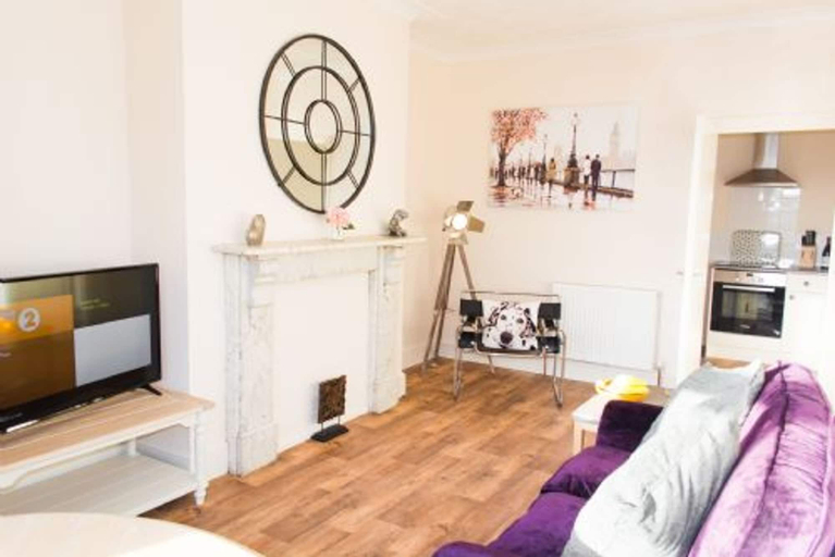 Room 2, Host Stay Rosary Road Apartment, Norfolk