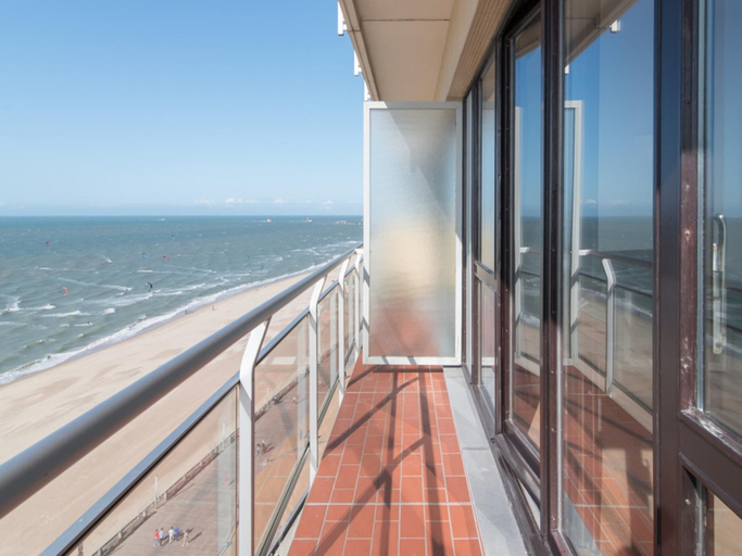 Balcony 4, Apartment in Ostend With sea Views, West-Vlaanderen