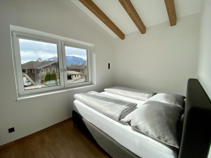 Room 3, Attic Apartment in Saalfelden Near Ski Slopes, Zell am See