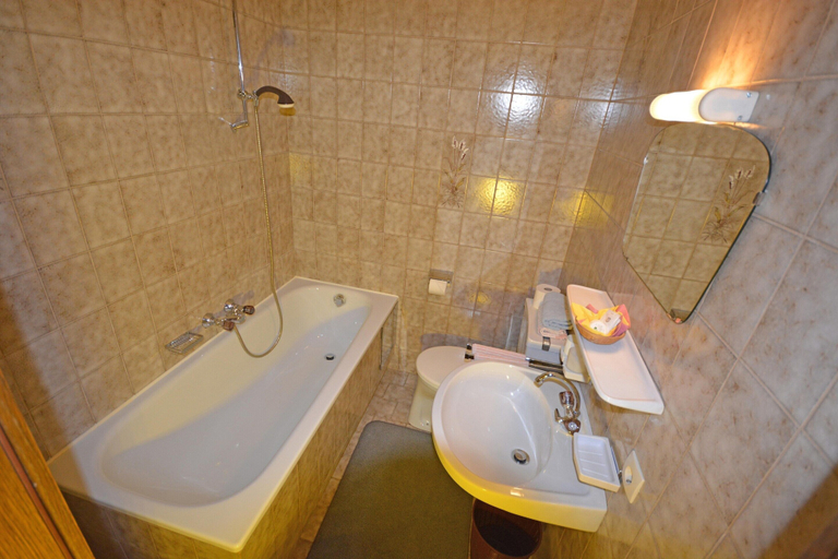 Bathroom, Apartment in Pitztal With Mountain Views, Imst
