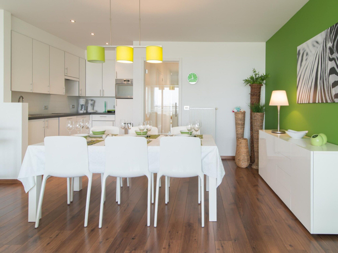 Dining 4, South Facing Apartment With Terrace, West-Vlaanderen