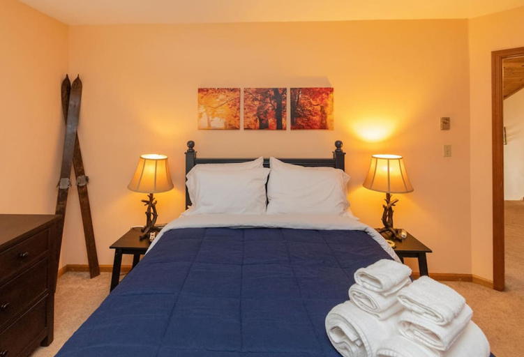 Room 4, Perfect Family Vacation Home in the Mountains, Greene