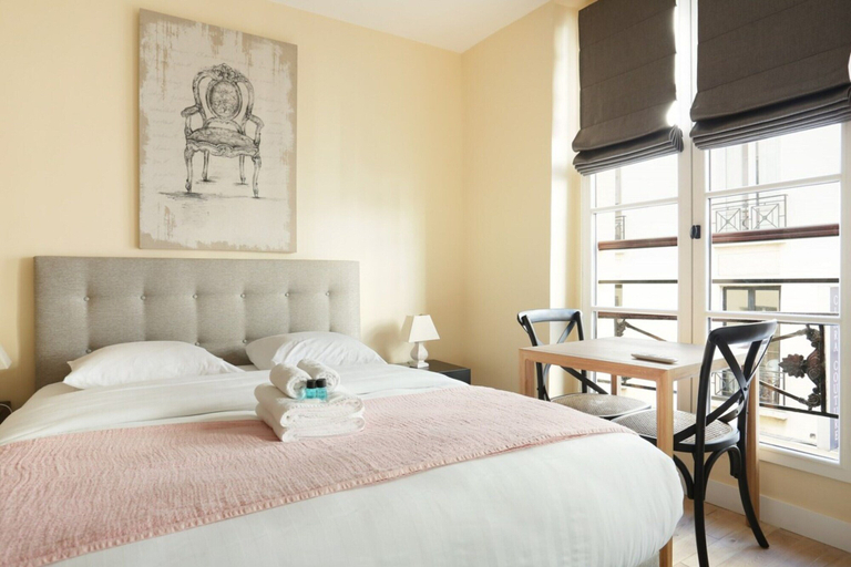 Room 2, Charming Apartment Center of Paris By Studio, Paris