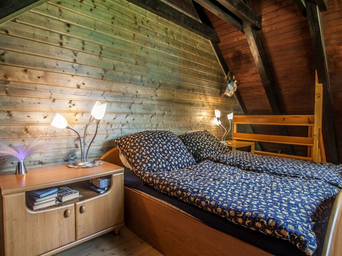 Room 2, Comfortable Villa With Facilities, Trutnov