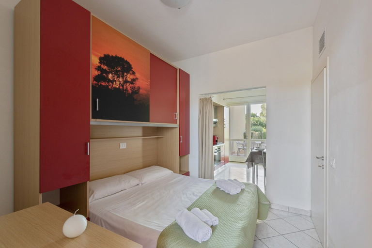 Bedroom, Sunny Coastal Escape in Lido, Ferrara