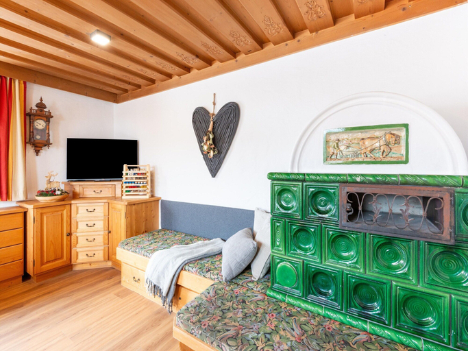 Living room 3, Farmhouse in Bramberg With Sauna & Ski Access, Zell am See