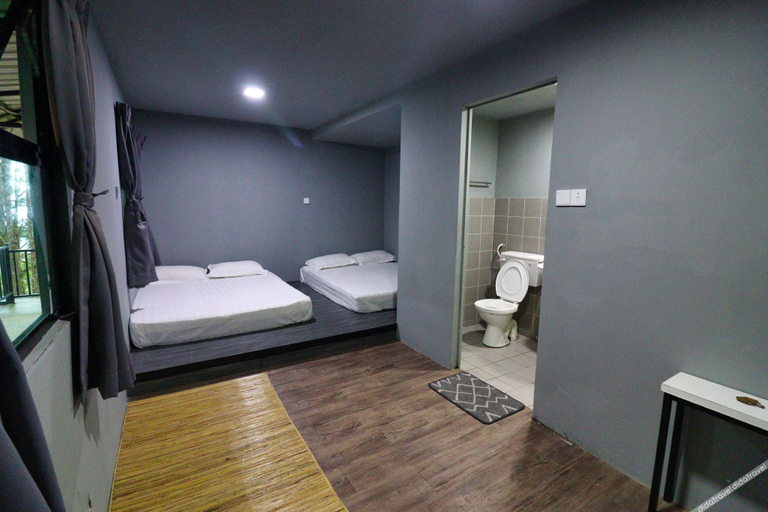 Bedroom 5, The Box Hotel, Ranau