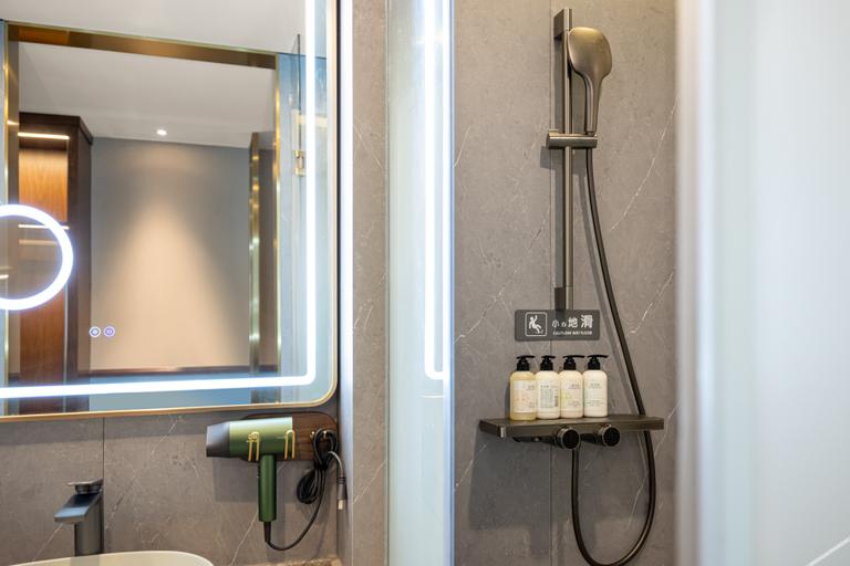 Bathroom 3, Nostalgia Hotel (West lake Hangzhou), Hangzhou