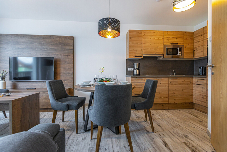 Dining 3, Apartment Near Schlossalmbahn I Lift, Sankt Johann im Pongau