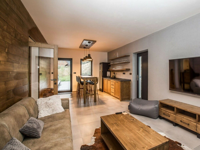 Dining 2, Holiday Villa in Beautiful Location, Jablonec nad Nisou
