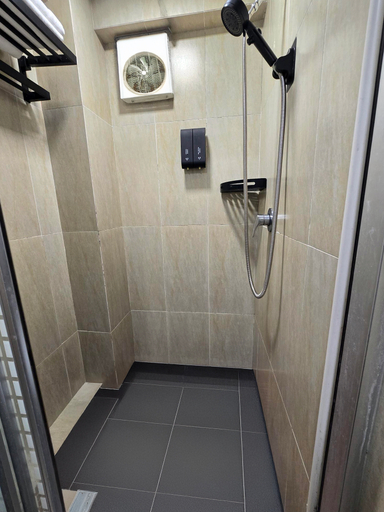 Bathroom 9