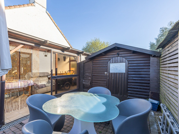 Dining 3, Charming Holiday Home Close to the sea, West-Vlaanderen