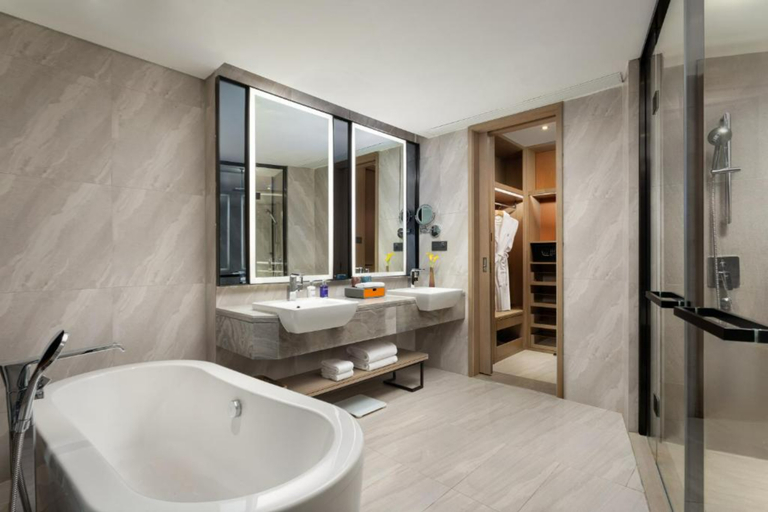 Bathroom 4, voco SHANGHAI HONGQIAO HUB by IHG, Shanghai
