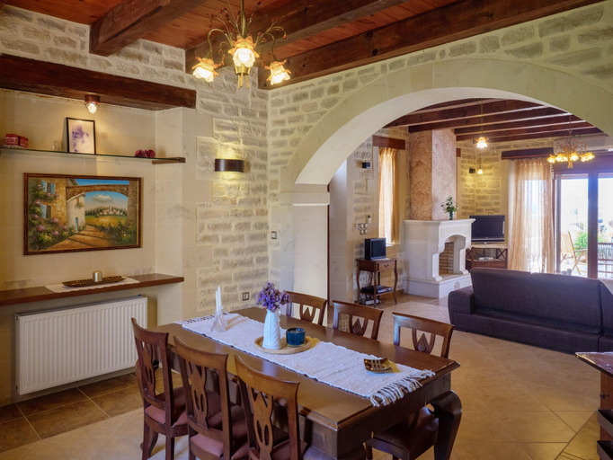 Dining 3, Holiday Home in Arkadi With Private Pool, Crete