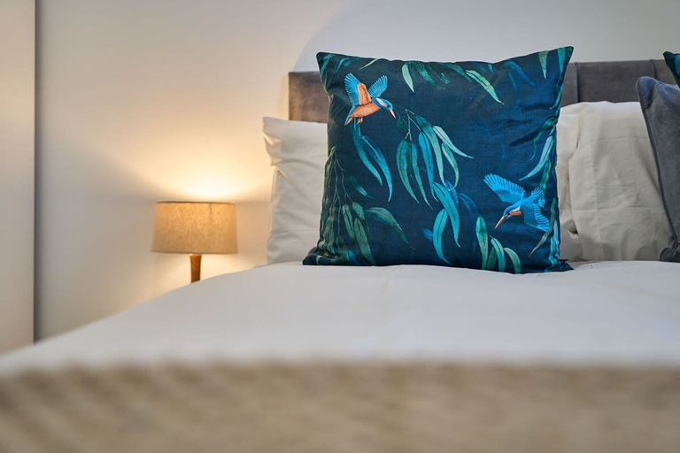 Room 4, Host Stay 23 Waterside Place, Somerset