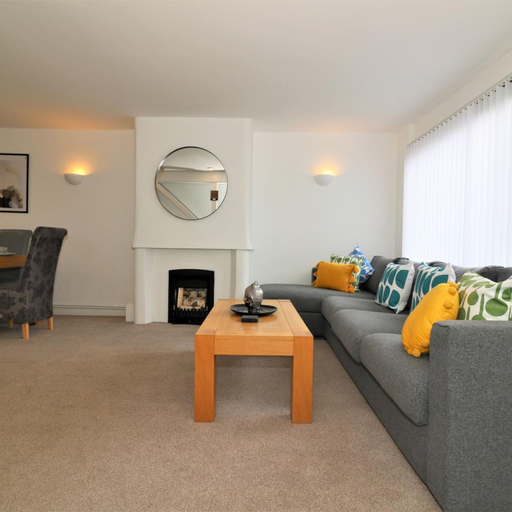 Room 4, Barons Court - Paisley, Renfrewshire