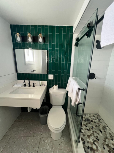 Bathroom 5, Winslow Motel, Bergen