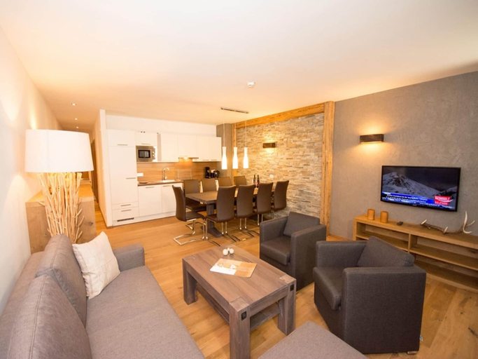 Others 5, Apartment in Neukirchen near Ski Lift, Zell am See