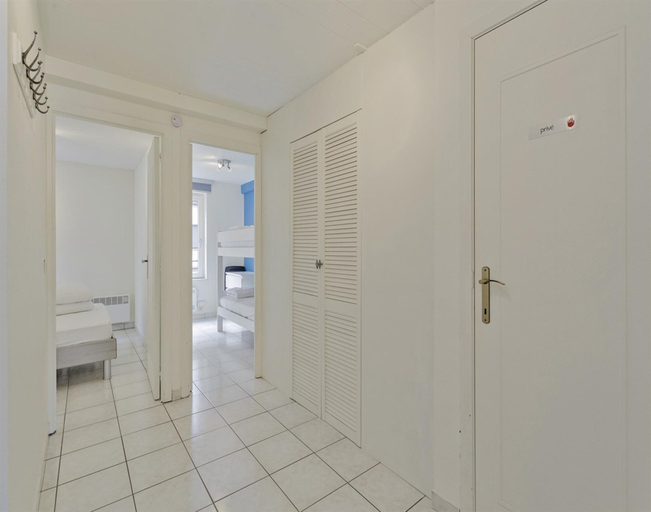 Room 4, Apartment in Blankenberge With Sea Views, West-Vlaanderen