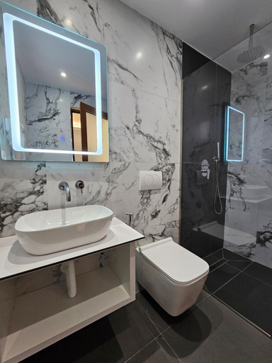 Bathroom 3, Vila Anxhelo, Sarandës