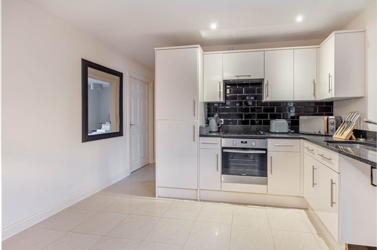 Room 3, Host Stay Westbrook Court Apartment, Worcestershire