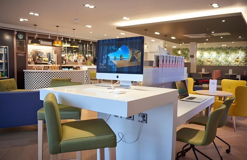 Public Area 4, Holiday Inn NORTHAMPTON WEST M1, JCT 16 by IHG, Northamptonshire