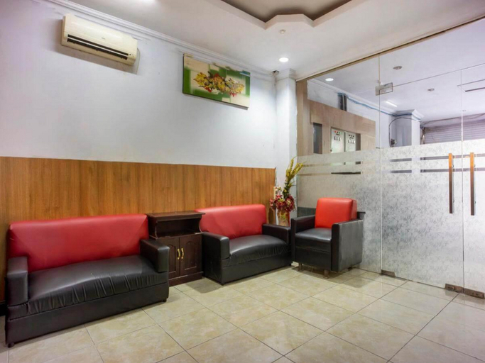 Public Area 3, RedDoorz near Balai Kota Makassar, Makassar