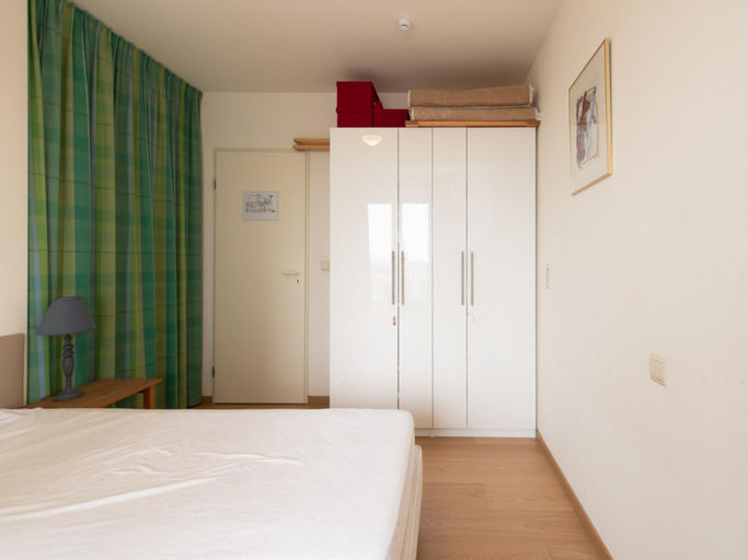 Room 4, Sunny Apartment With Large Terrace, West-Vlaanderen