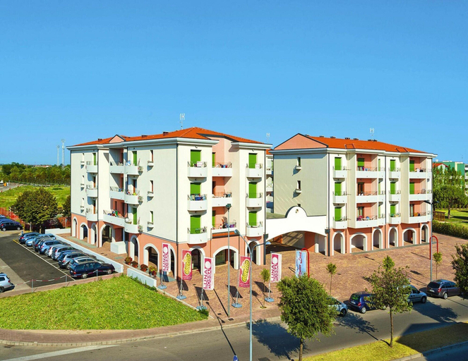 Exterior 1, Holiday Flat Galeria Gran Mado in Caorle, Venezia