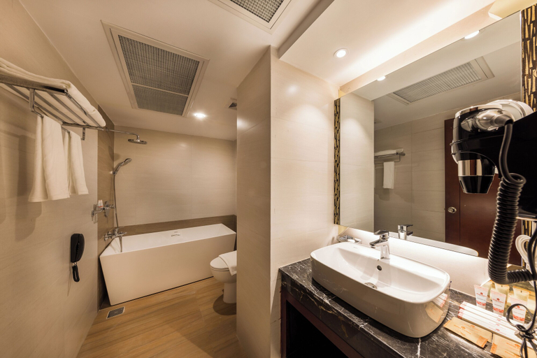 Bathroom 5, Grand Palace Hotel & Resorts Dhaka, Dhaka