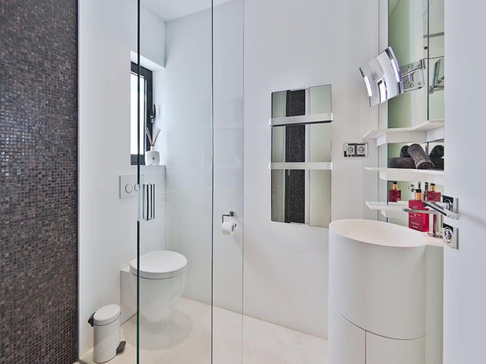 Bathroom 4, Striking Villa With Terraced Garden, Baleares