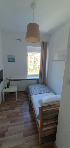 Others 4, Villa 31, Sopot