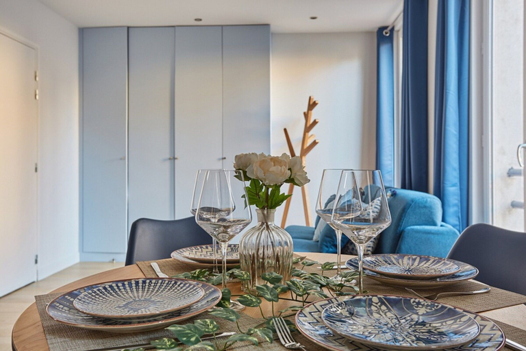 Dining, Grand Studio Porte Maillot/Arc de Triomphe, Paris