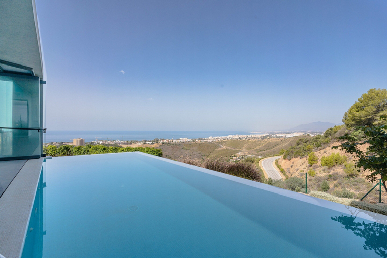 Primary image, Villa in Marbella with Private Heated Pool, Málaga