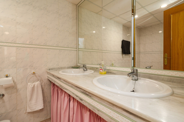 Bathroom 4, Apartment In Marbella, Málaga