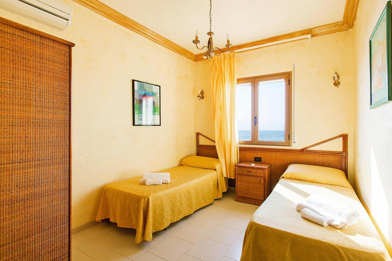 Room 2, Apartment in Triscina Near Selinunte Ruins, Trapani