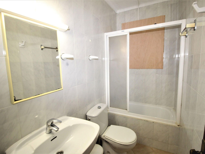 Bathroom 4, Apartments La Pineda, Playa de Pals, Girona