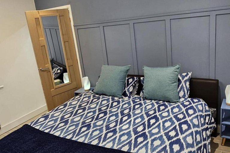 Room 2, Chester - 4 Bed House Free Parking, Cheshire West and Chester