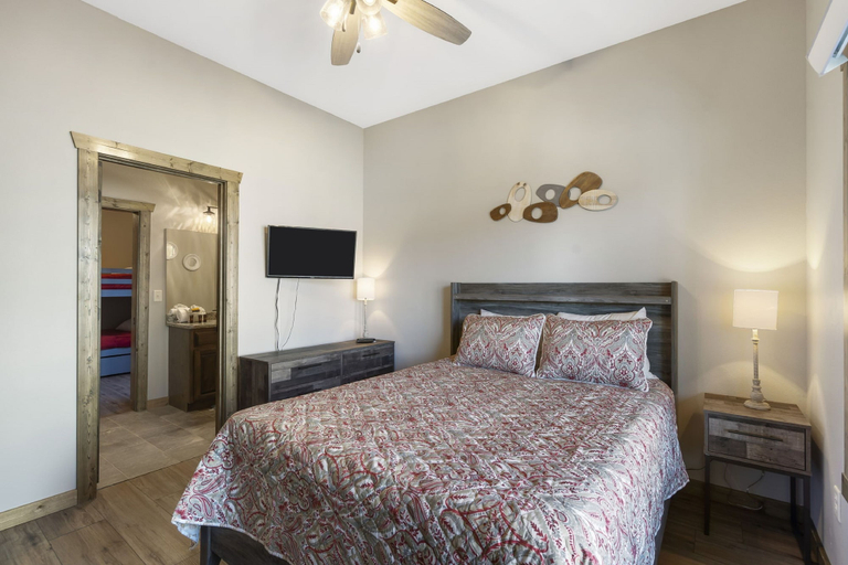 Bedroom 5, Table Rock Resorts at Indian Point, Stone