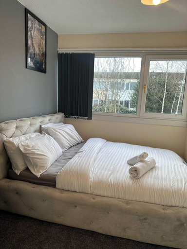 Room 2, Sark Drive Serenity-cosy 3BR House in Birmingham, Solihull
