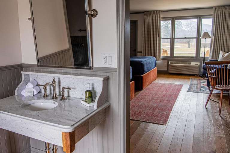 Bathroom 9